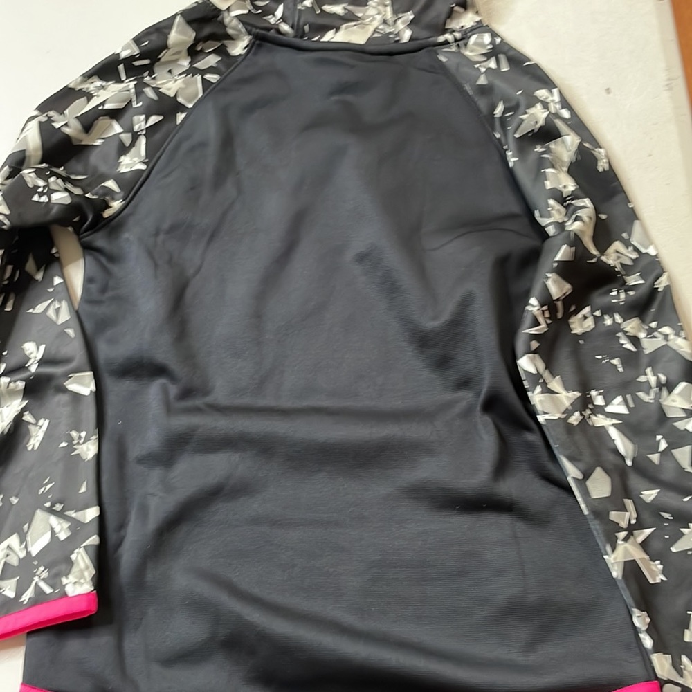 Under Armour Girls Hoodie Sweater Size YSM/P/CH - Picture 16 of 16